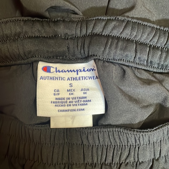 Men’s Champion sweatpants - Picture 3 of 3